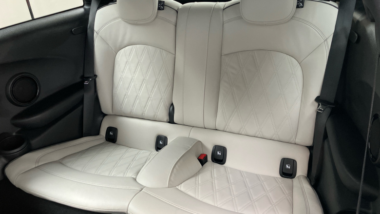 MINI Hatchback 1.5 Cooper Exclusive 3dr Auto Petrol Hatchback